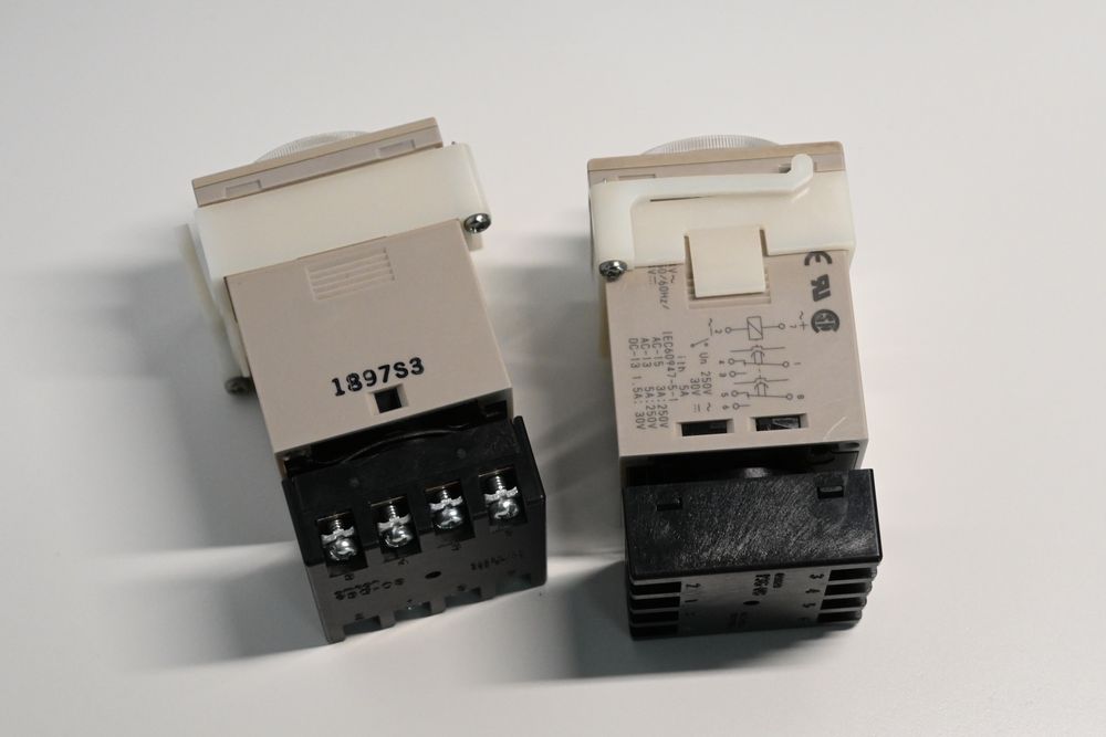 Таймер / реле часу Omron H3CR-F8