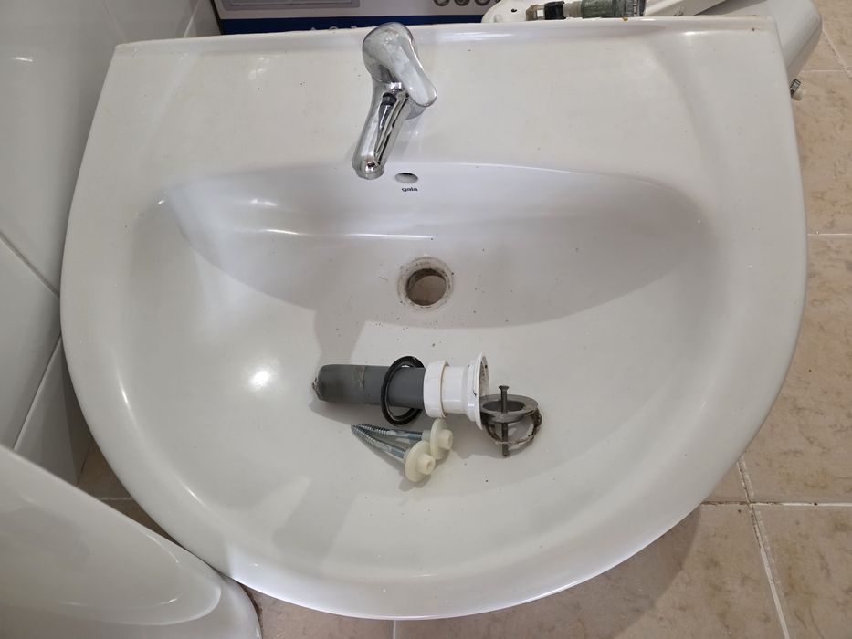 Móveis de WC sanita e lavatório