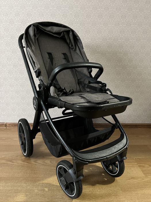 Прогулянкова коляска Б/У