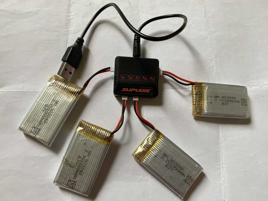 Zasilacz ładowarka do baterii akumulatorków (m.in. dla drona)