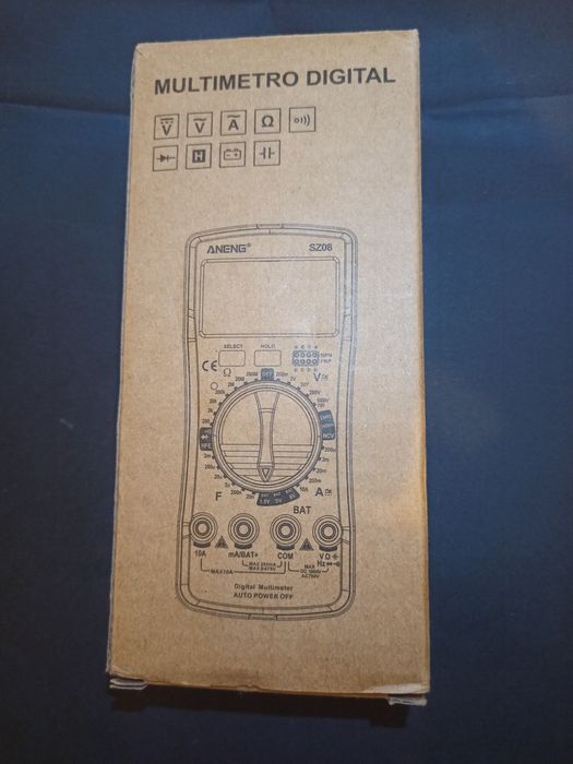 Multímetro Digital/Digital Multimeter