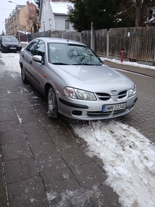 Almera 1.8 B niski przebieg
