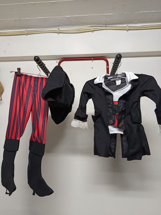 Fato / fantasia de carnaval, disfarce, conjunto pirata e gancho 80-92c