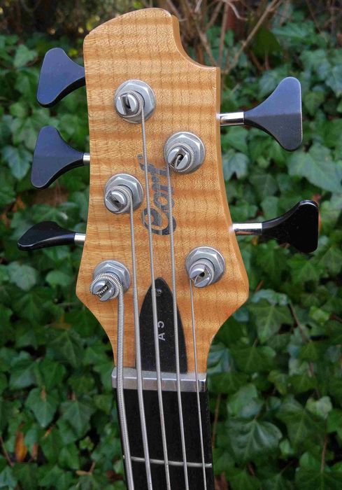 Aktywna gitara basowa Cort A5 Korea