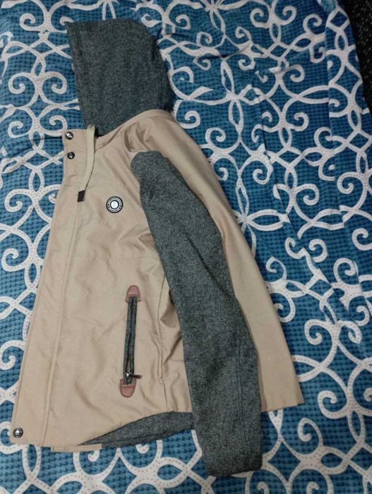 Міжсезонна куртка