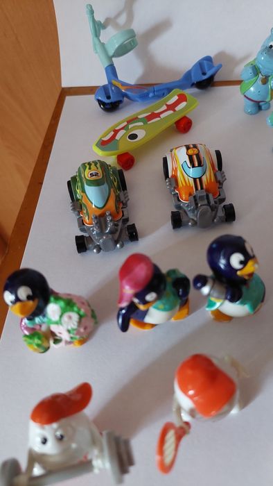 Игрушки киндер разные