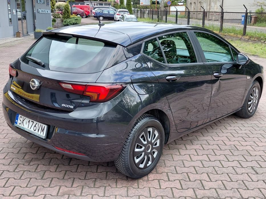 Opel Astra K ** benzyna ** niski przebieg