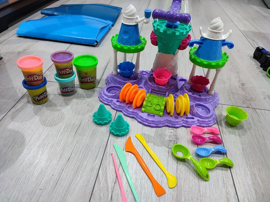 Zestaw ciastoliny Play doh lodziarnia akcesoria