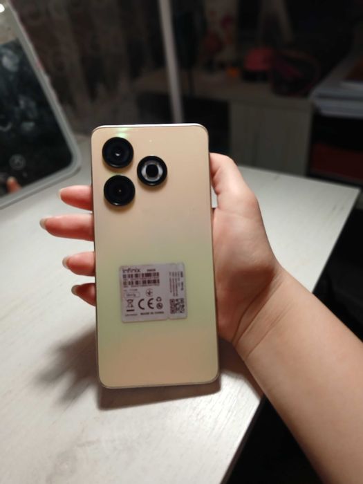 Телефон б/у. Infinix Smart 8