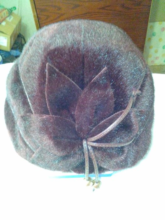 Шапки жіночі всі по 50 грн