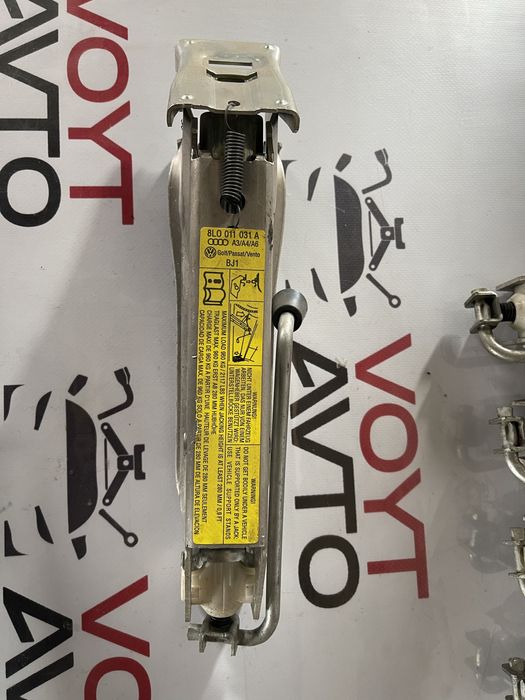 Домкрат Ауді А3 А4 А6 Гольф Пасат Венто Сеат Фольтсваген Крюк Ключ