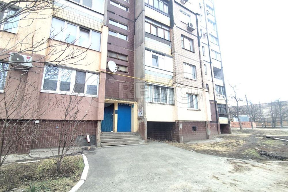 Продаж 3кімнатної квартири. вул. П. Глазового, 22.