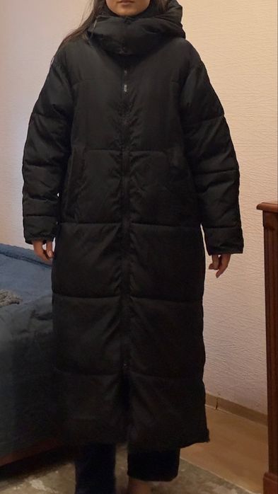 Довгий  oversize пуховик ZARA розмір s