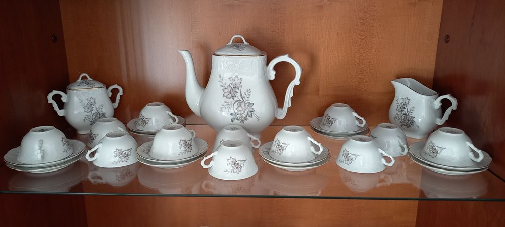 Conjunto de loiça da Vista Alegre 93 peças  (serviço jantar + serviço