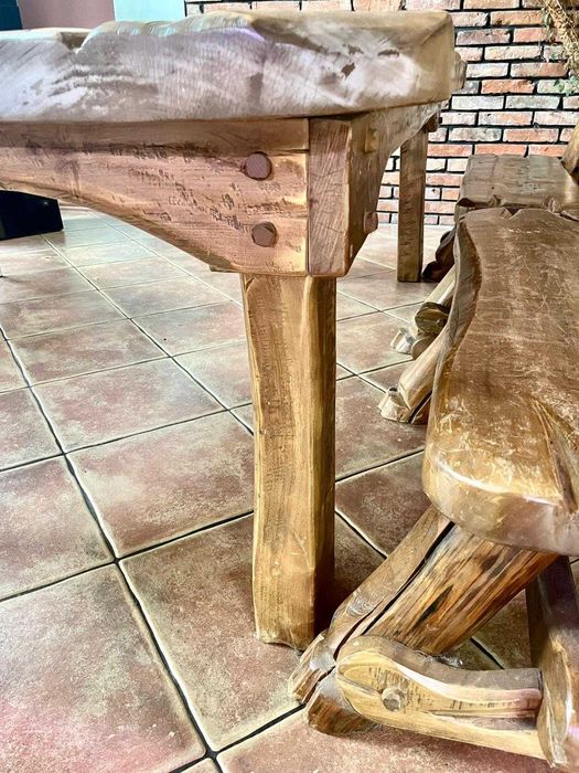 Piękny rustykalny stół z ławami Mazur - monolit wykonany ręcznie