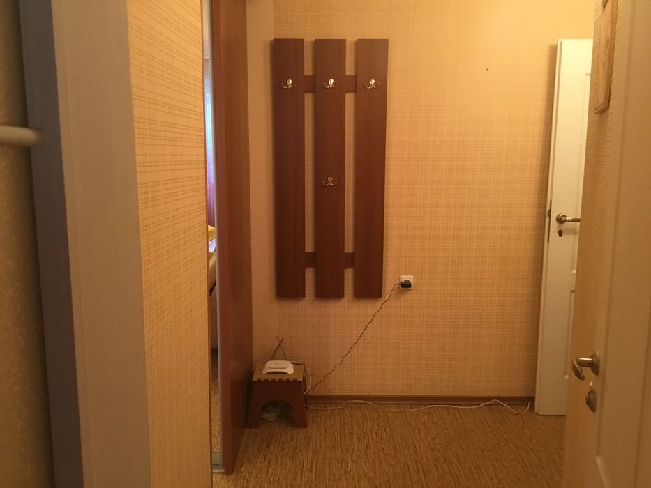 Посуточно 1 ком.квартиру. 2 + 1 спальн. мест.. .Центр. г.Каменское.