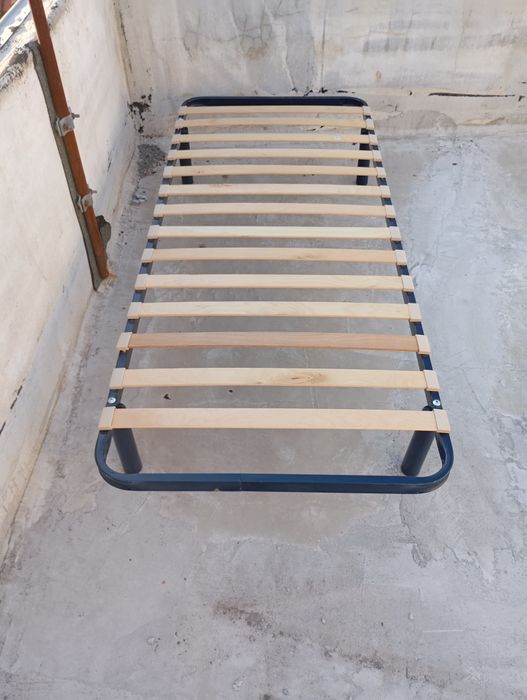 Cama solteiro com colchão
