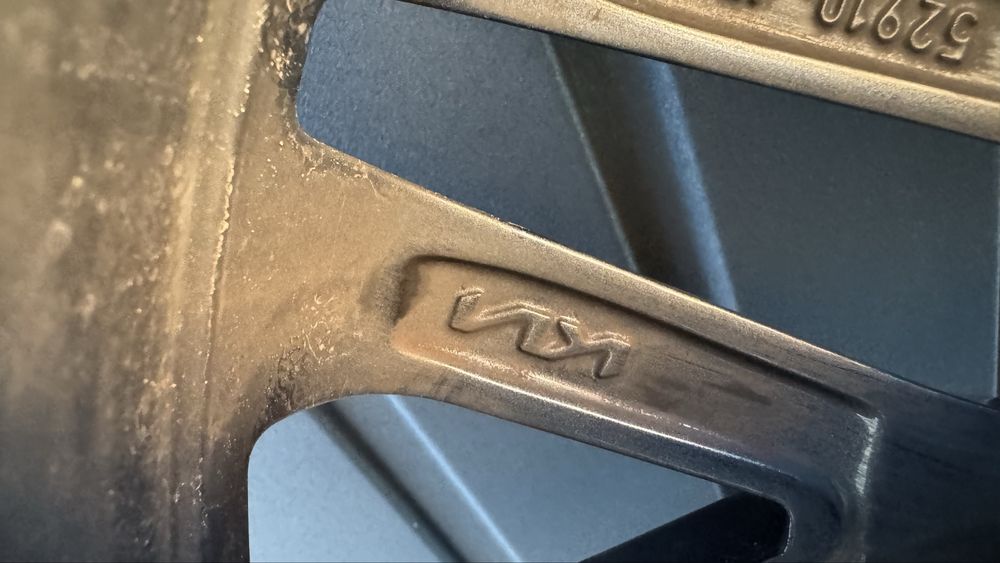 Оригінальні диски KIA R18 з шинами Michelin Pilot Sport 4 225/40 R18