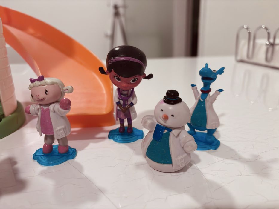 Casa Bingo e Rollyu Disney + Figuras Extras Doutora Brinquedos e Masha
