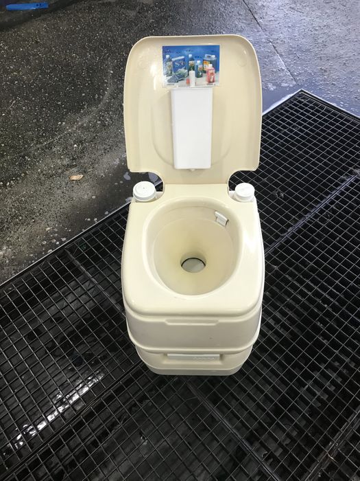 Sanita  de  campismo ou caravana