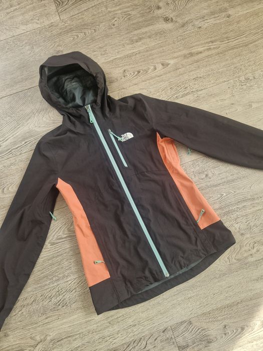 Жіноча куртка The North Face на мембрані DryVent S