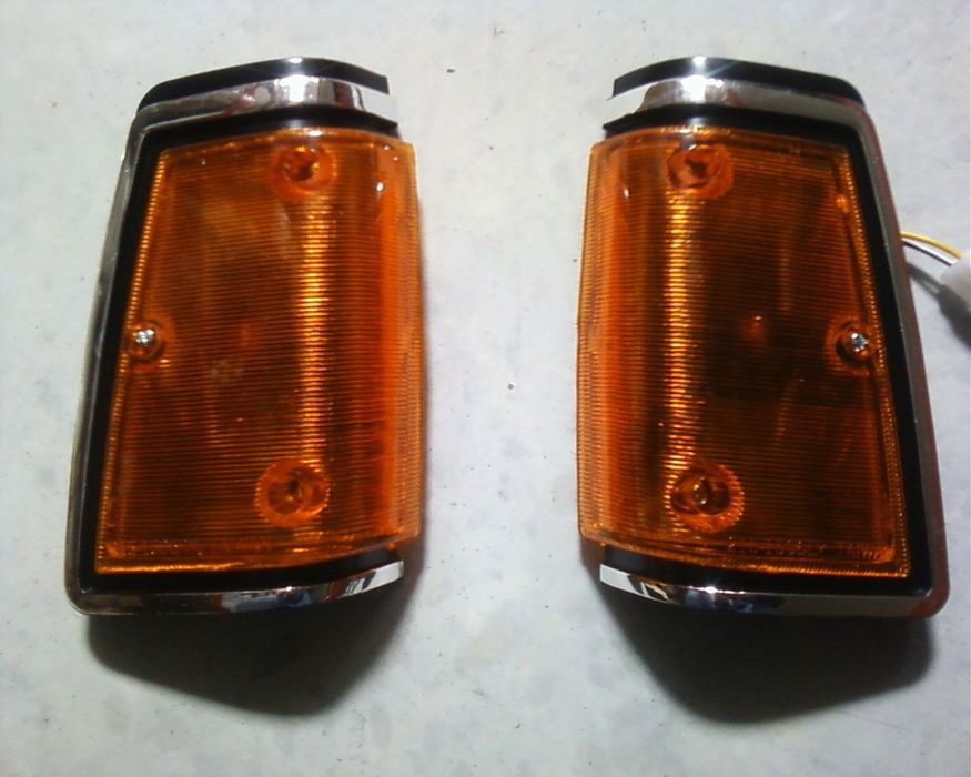 Farolins de pisca da frente Datsun Pickup 720 de 4v NOVOS