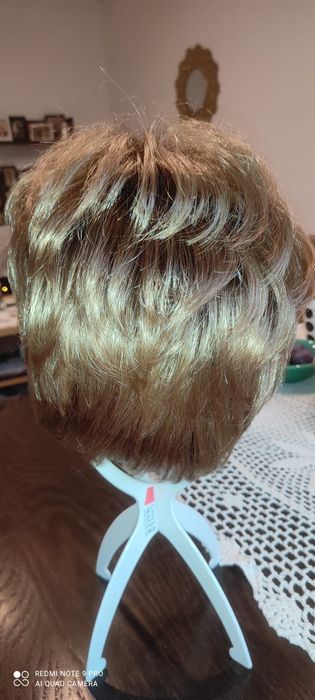 Sprzedam nowe peruki damskie