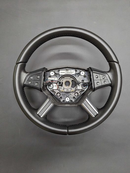 Kierownica Mercedes Benz ML / GL świeżo obszyta