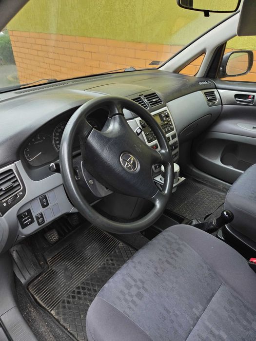 Sprzedam Toyote Avensis Verso