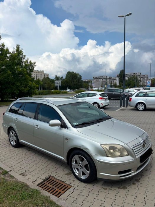 Продам toyota avensis