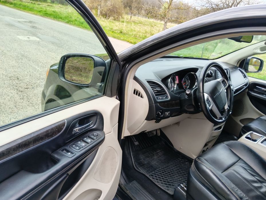 Chrysler Town Country 3,6 z gazem