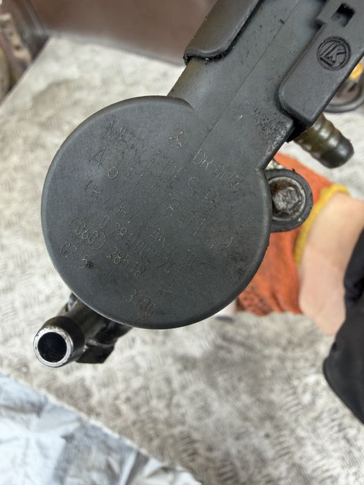 Топливная рейка ml w163 sprinter год 2003