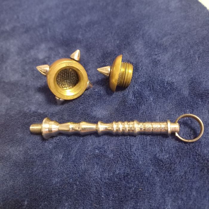 Латунный брелок колпак