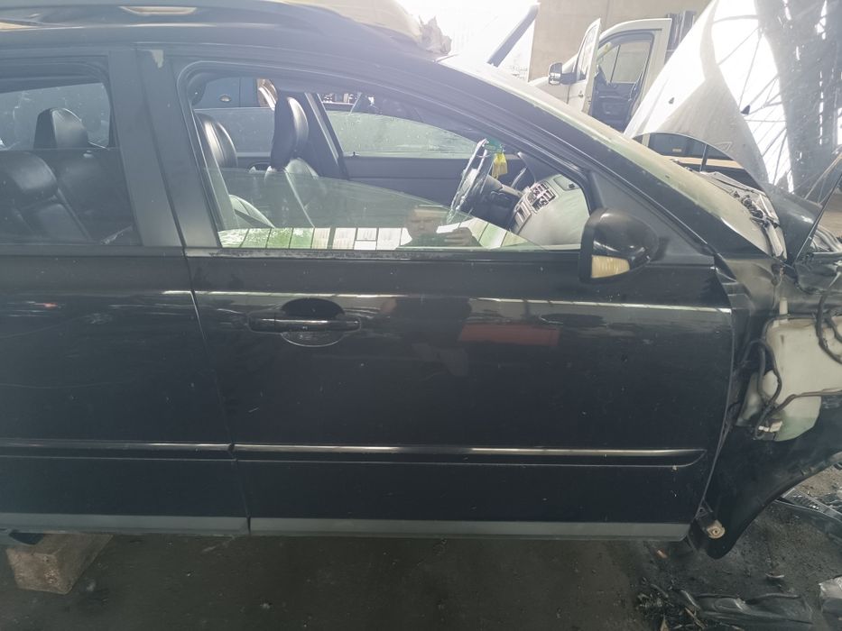 Drzwi przednie prawe Volvo V50 czarne