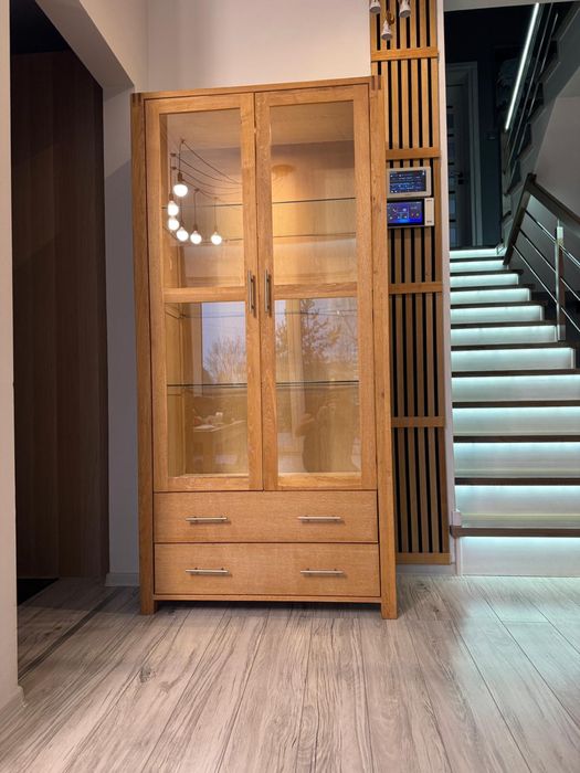 Witryna debowa z szufladkami