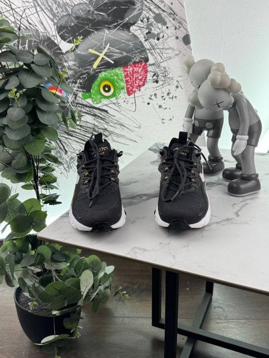 Кросівки Nike Air Max 270 React 38 розмір Е10975