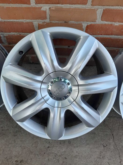 Продам комплект дисків R18