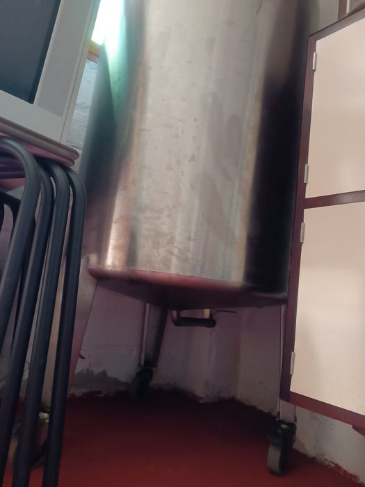 Pipa de + 500L em inox com rodinhas