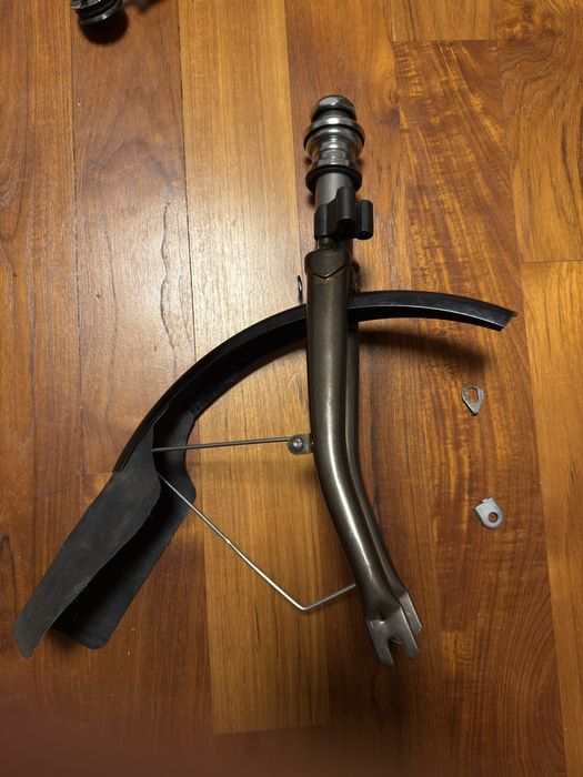 Brompton widelec ze sterami  błotnikiem