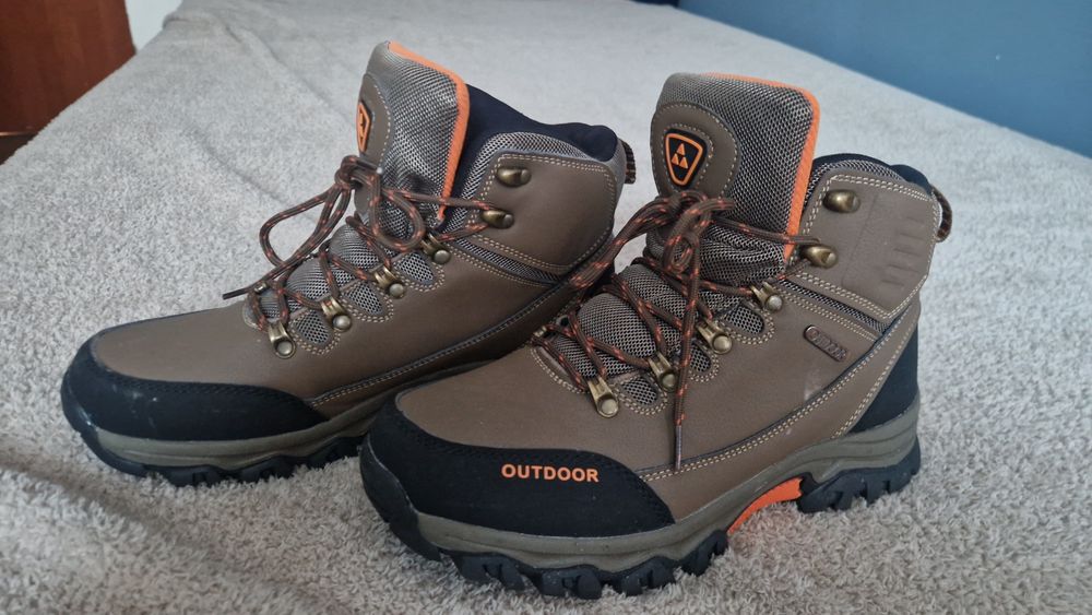 buty górskie zimowe roziar 42 założone raz
