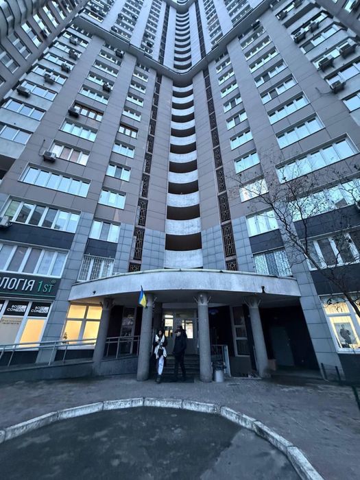 Продам квартиру метро Позняки/Срибнокильская/жкКорона