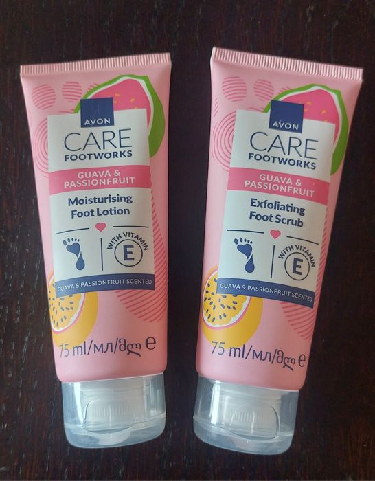 Avon Foot Works scrub peeling do stóp kokos limonka