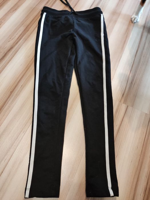 Spodnie dresowe rozm. 134