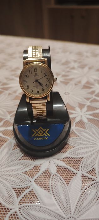 Zegarek perfect bransoleta w kolorze złotym