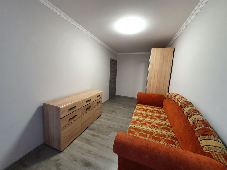 Підселення для однієї дівчини окрема кімната район Формаркету