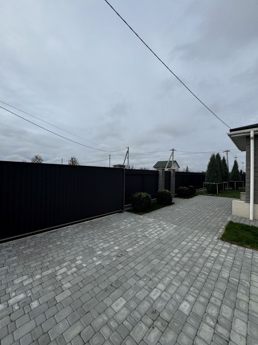 Сучасний будинок в Літочках, Киівськоі обл.