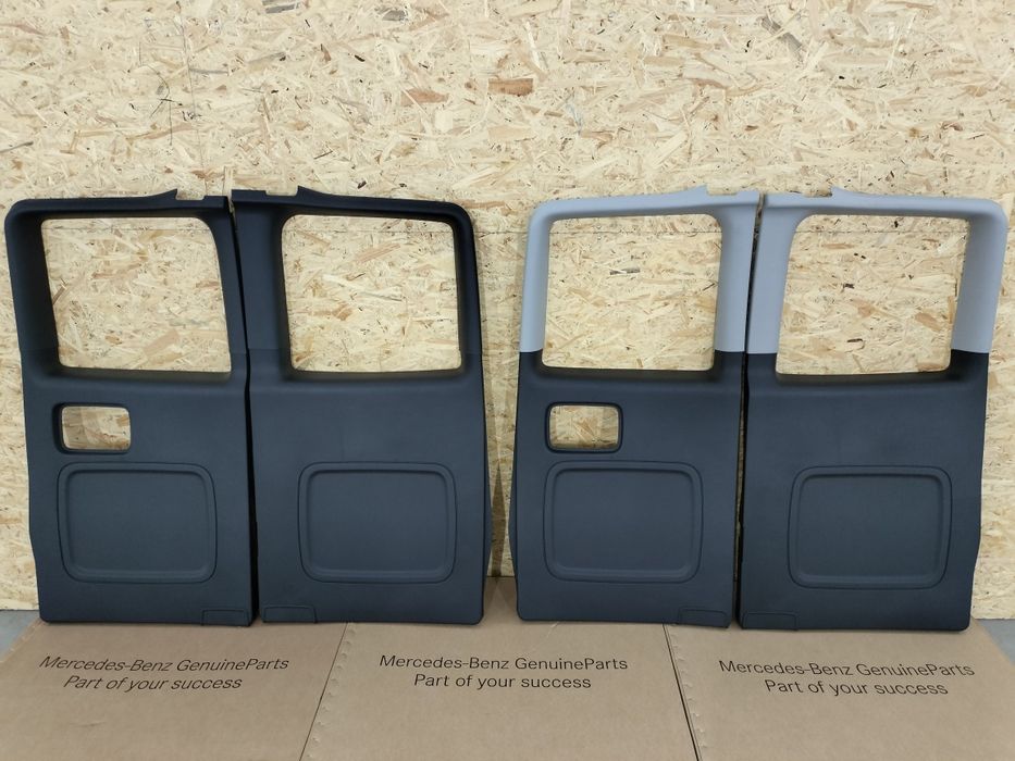 Обшивка задніх дверей Віто 639 447 Пластик на двері Vito W639 447