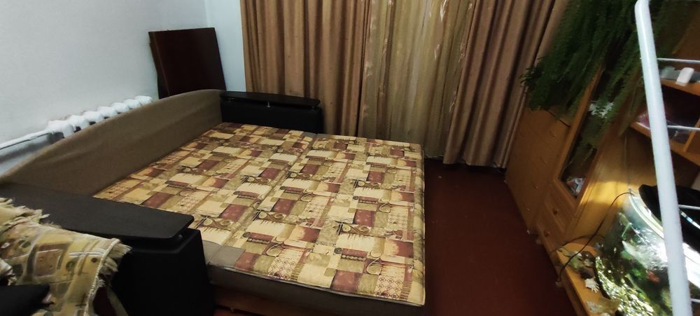 Диван з подушками (самовивіз)