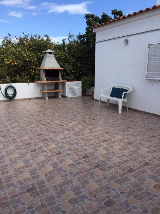 Moradia T2 c barbecue Monte Gordo(reservas por chamada telefónica)