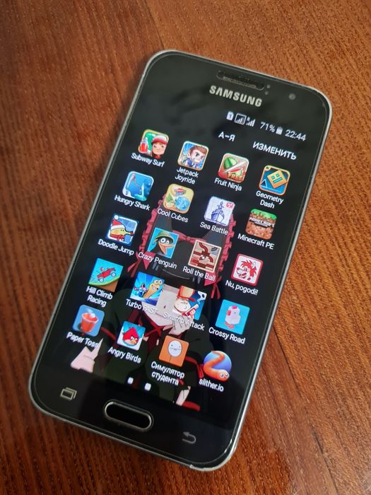 Продам Samsung Galaxy J1 2016 8GB